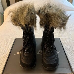 Eddie Bauer Microtherm black boots with faux fur. Size 8. Worn one time.